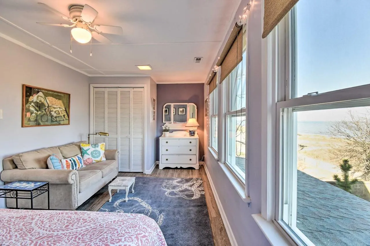 Holiday home Classic Chesapeake Beachside Cottage With Porch! Norfolk