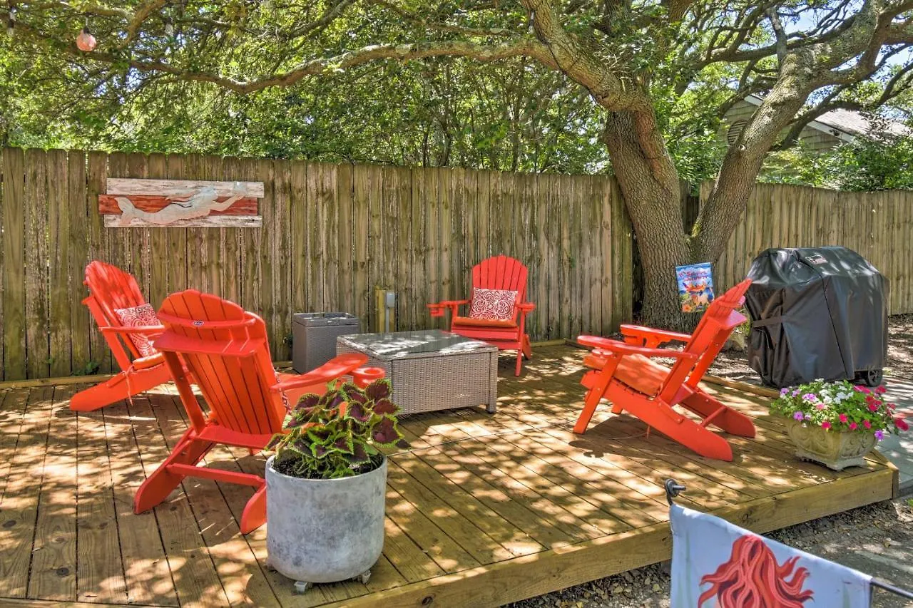 Holiday home Classic Chesapeake Beachside Cottage With Porch! Norfolk