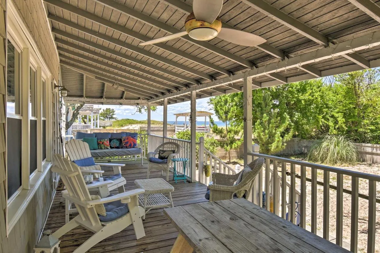 Classic Chesapeake Beachside Cottage With Porch! Norfolk United States